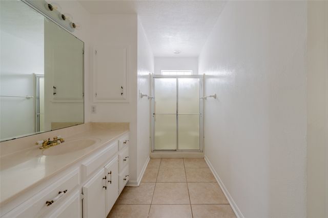 913 Foley Avenue, Iowa Park, TX 76367