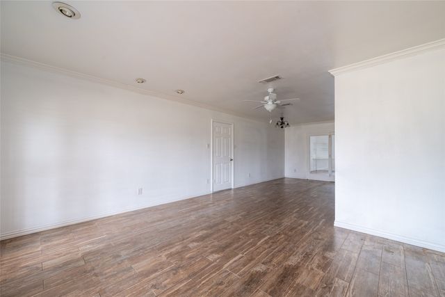 913 Foley Avenue, Iowa Park, TX 76367