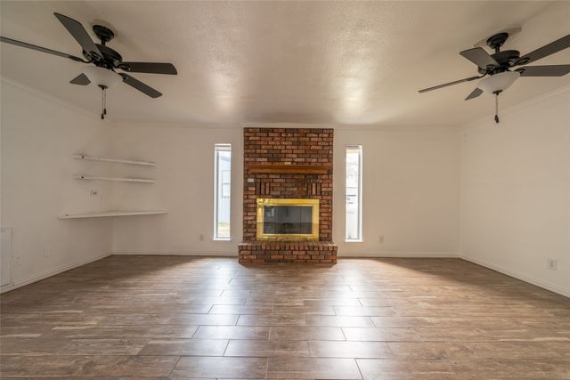 913 Foley Avenue, Iowa Park, TX 76367