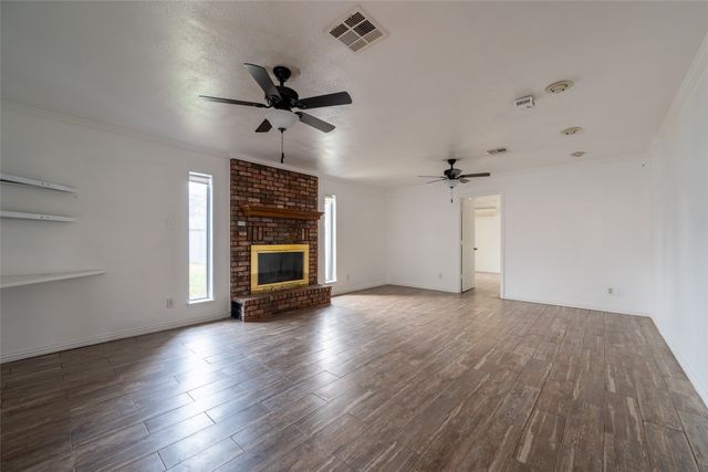 913 Foley Avenue, Iowa Park, TX 76367