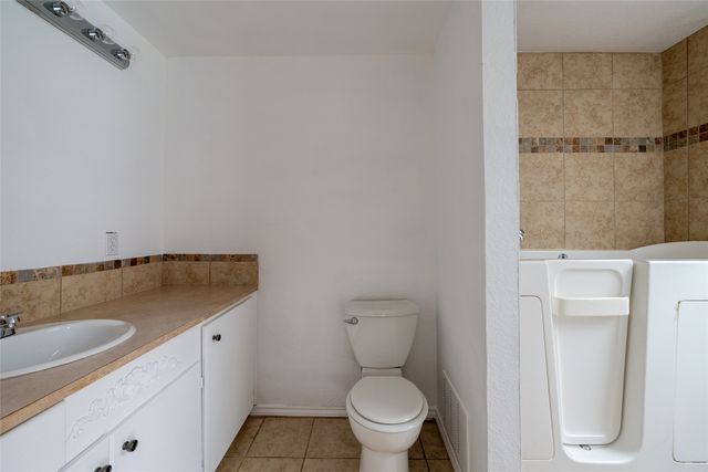 913 Foley Avenue, Iowa Park, TX 76367