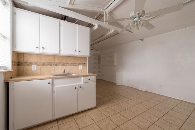 913 Foley Avenue, Iowa Park, TX 76367