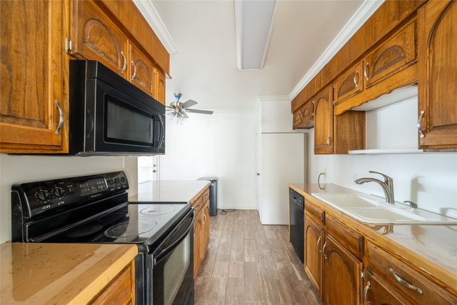 913 Foley Avenue, Iowa Park, TX 76367