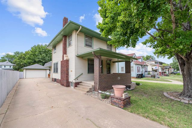 748 S 5th St, Salina, KS 67401