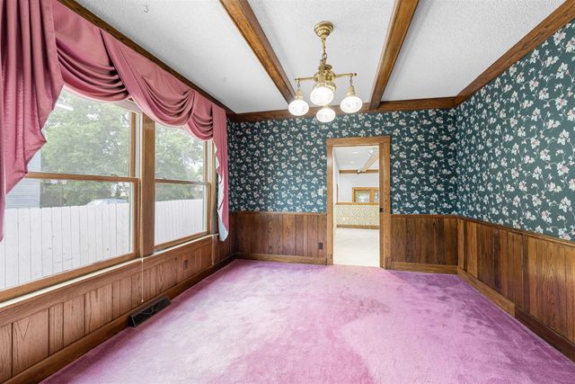 748 S 5th St, Salina, KS 67401