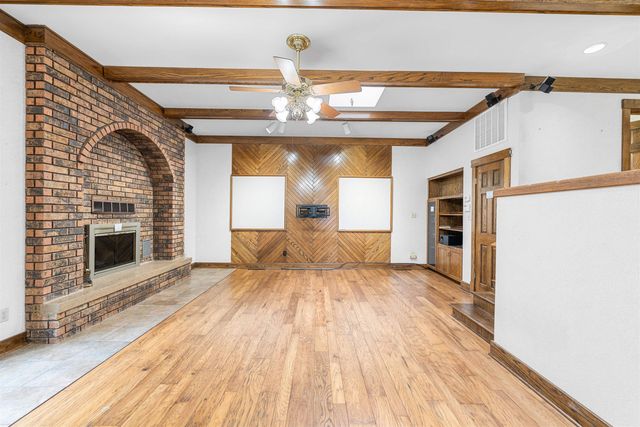 748 S 5th St, Salina, KS 67401