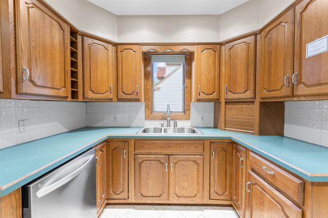 748 S 5th St, Salina, KS 67401