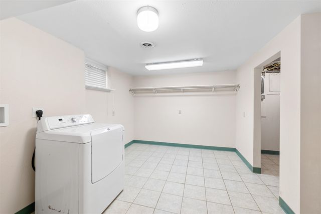 748 S 5th St, Salina, KS 67401