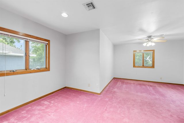 748 S 5th St, Salina, KS 67401