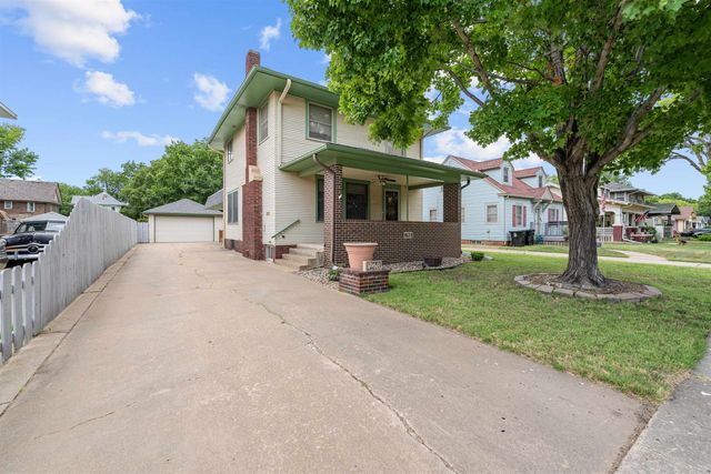748 S 5th St, Salina, KS 67401