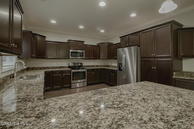 809 Solomon Drive, Jacksonville, NC 28546