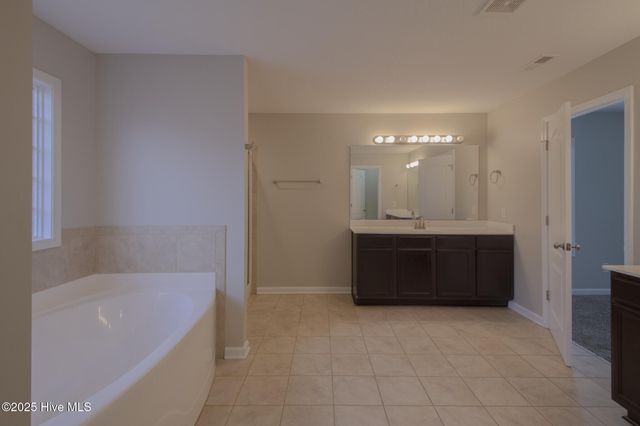 809 Solomon Drive, Jacksonville, NC 28546