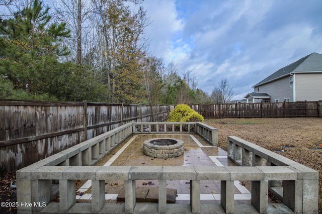 809 Solomon Drive, Jacksonville, NC 28546