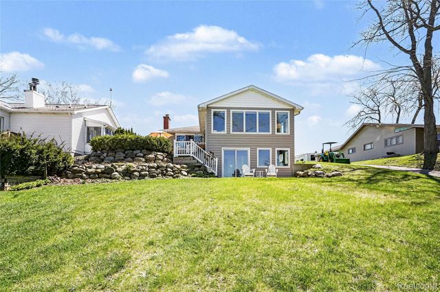 3504 Loon Lake Court, Fenton Charter Township, MI 48451