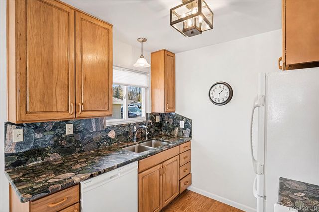 3504 Loon Lake Court, Fenton Charter Township, MI 48451