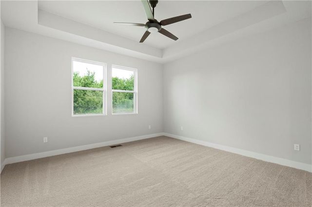 20623 Skyview Lane, Spring Hill, KS 66083