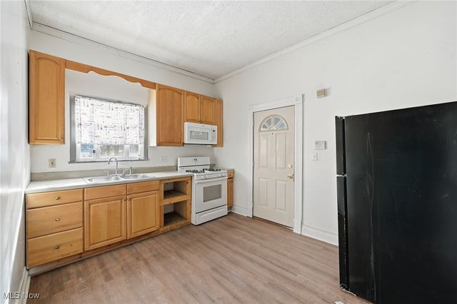 604 E Buchtel Avenue, Akron, OH 44304