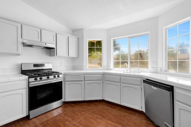 5798 W Acacia Avenue, Fresno, CA 93722
