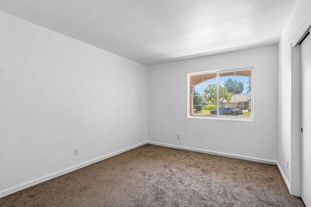 5798 W Acacia Avenue, Fresno, CA 93722