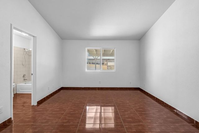 5798 W Acacia Avenue, Fresno, CA 93722