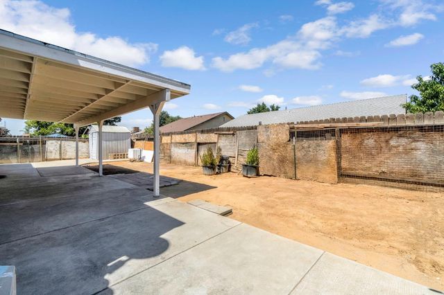 5798 W Acacia Avenue, Fresno, CA 93722