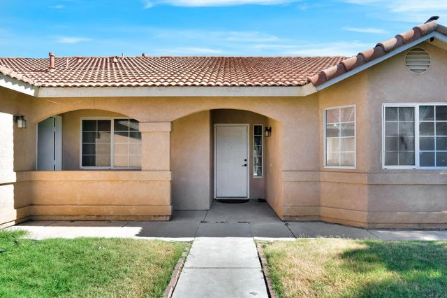 5798 W Acacia Avenue, Fresno, CA 93722