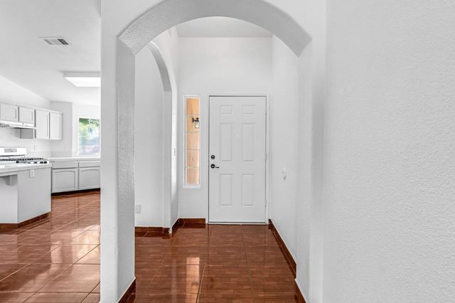 5798 W Acacia Avenue, Fresno, CA 93722