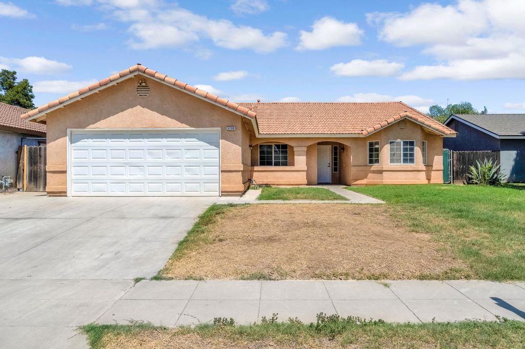 5798 W Acacia Avenue, Fresno, CA 93722