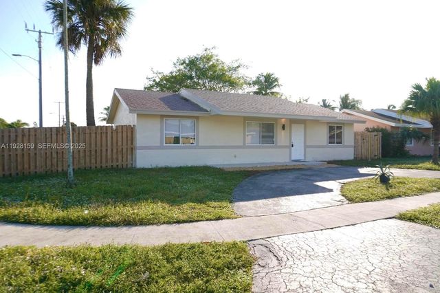 7800 SW 8th Ct, North Lauderdale, FL 33068