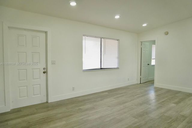 7800 SW 8th Ct, North Lauderdale, FL 33068