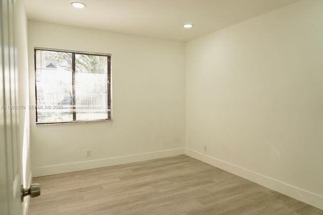 7800 SW 8th Ct, North Lauderdale, FL 33068