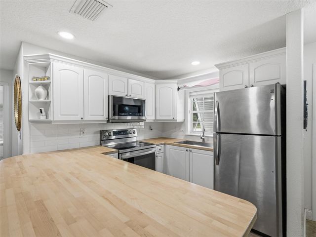 1004 W 7TH STREET, New Smyrna Beach, FL 32168