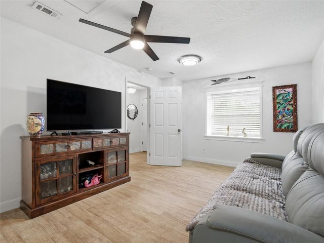 1004 W 7TH STREET, New Smyrna Beach, FL 32168