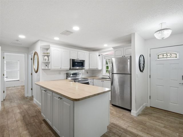 1004 W 7TH STREET, New Smyrna Beach, FL 32168