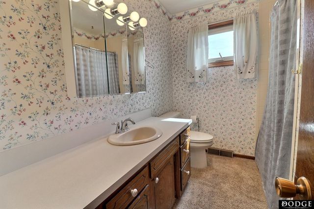 2410 E 1st Street, Fremont, NE 68025