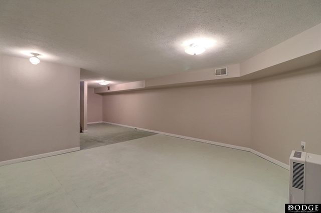 2410 E 1st Street, Fremont, NE 68025