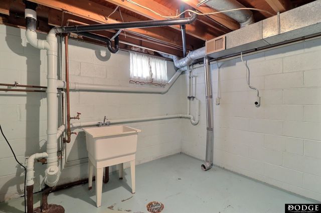 2410 E 1st Street, Fremont, NE 68025