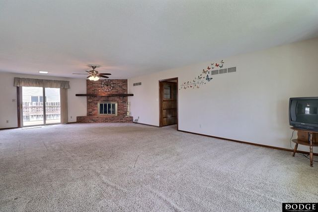 2410 E 1st Street, Fremont, NE 68025