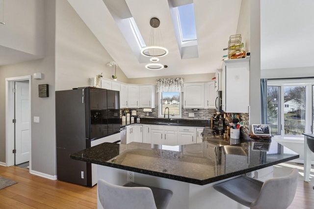 810 N Parkview Street, Cottage Grove, WI 53527