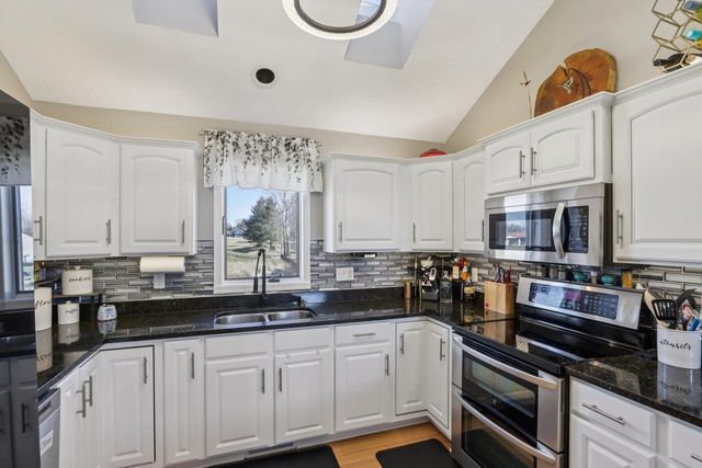 810 N Parkview Street, Cottage Grove, WI 53527