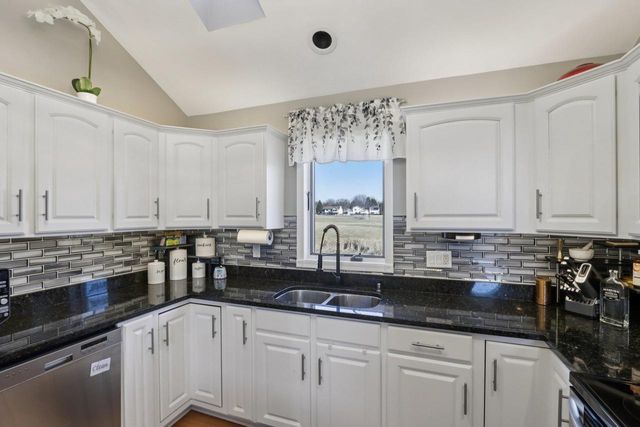 810 N Parkview Street, Cottage Grove, WI 53527