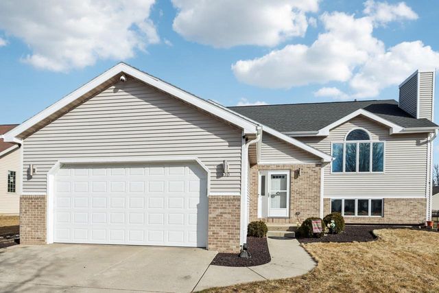 810 N Parkview Street, Cottage Grove, WI 53527