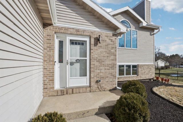 810 N Parkview Street, Cottage Grove, WI 53527