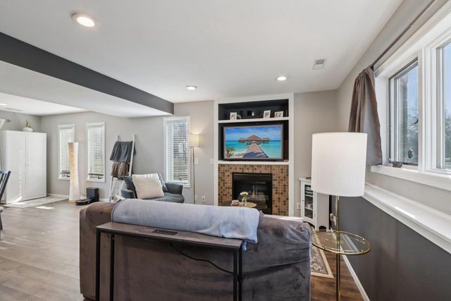 810 N Parkview Street, Cottage Grove, WI 53527