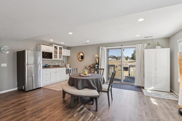 810 N Parkview Street, Cottage Grove, WI 53527