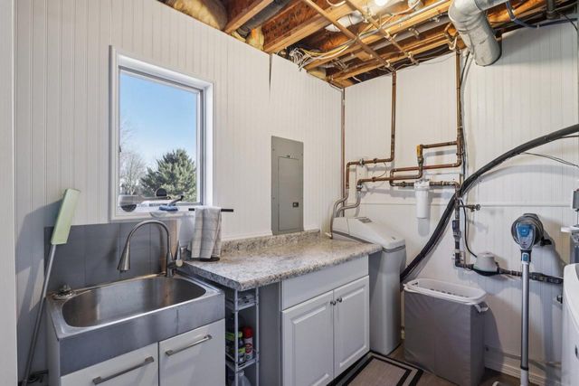 810 N Parkview Street, Cottage Grove, WI 53527