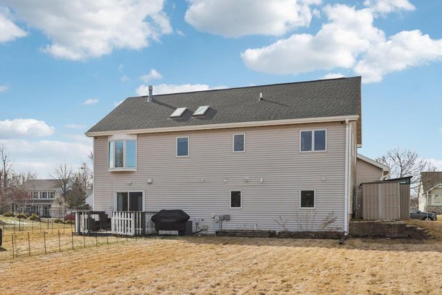 810 N Parkview Street, Cottage Grove, WI 53527