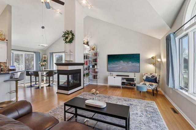 810 N Parkview Street, Cottage Grove, WI 53527