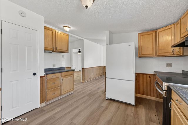 121 Woodcroft Lane, Rocky Point, NC 28457