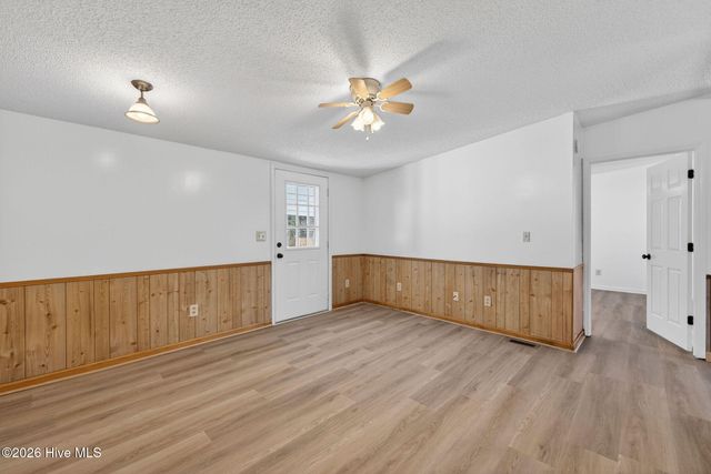 121 Woodcroft Lane, Rocky Point, NC 28457